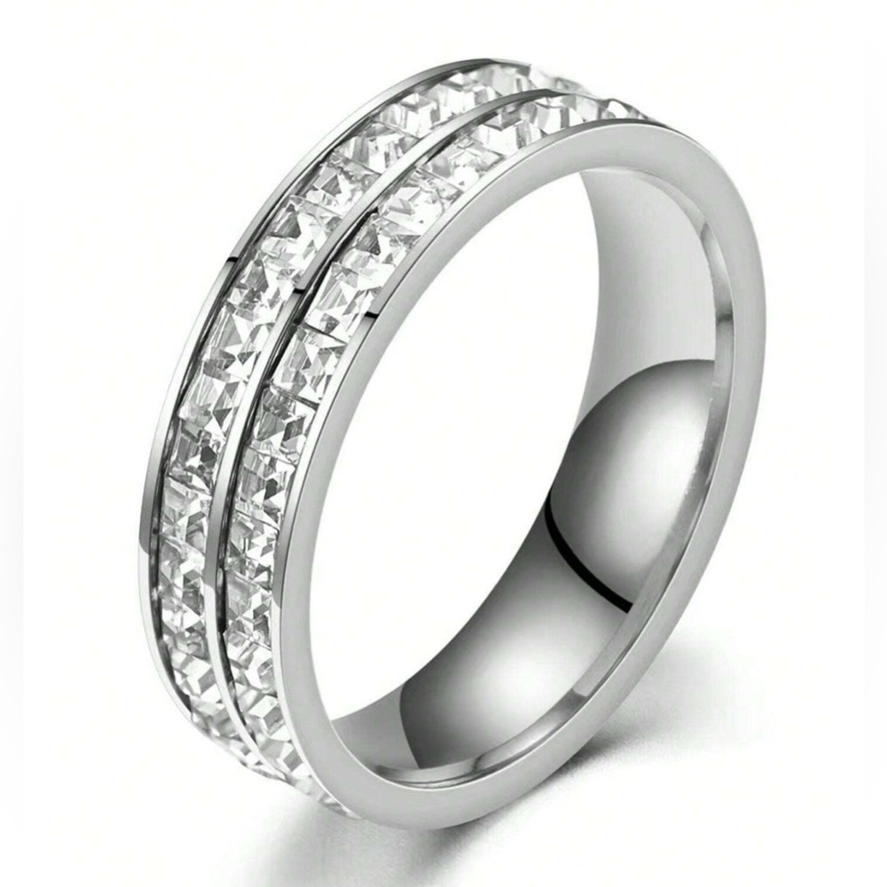 Nwt Stainless Steel Stackable Fashion Eternity Rings W/ Square Diamonds Band